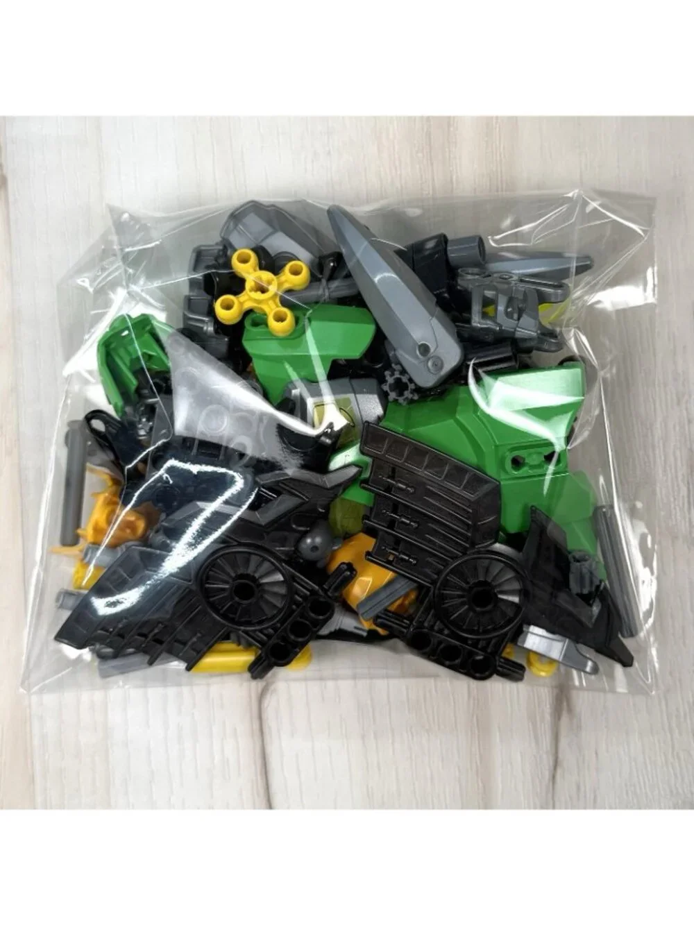 2015 LEGO Bionicle 70784 Lewa Master of Jungle INCOMPLETE *Missing Parts* READ